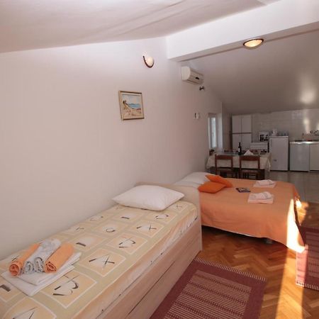 Apartmani Damir Livajic Оміш Екстер'єр фото