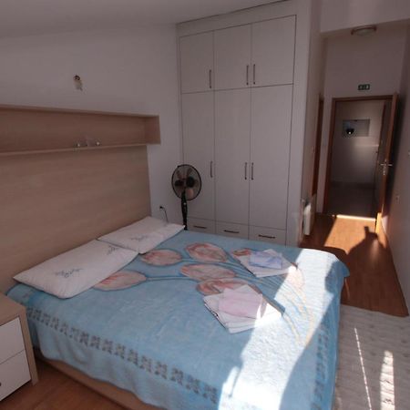 Apartmani Damir Livajic Оміш Екстер'єр фото