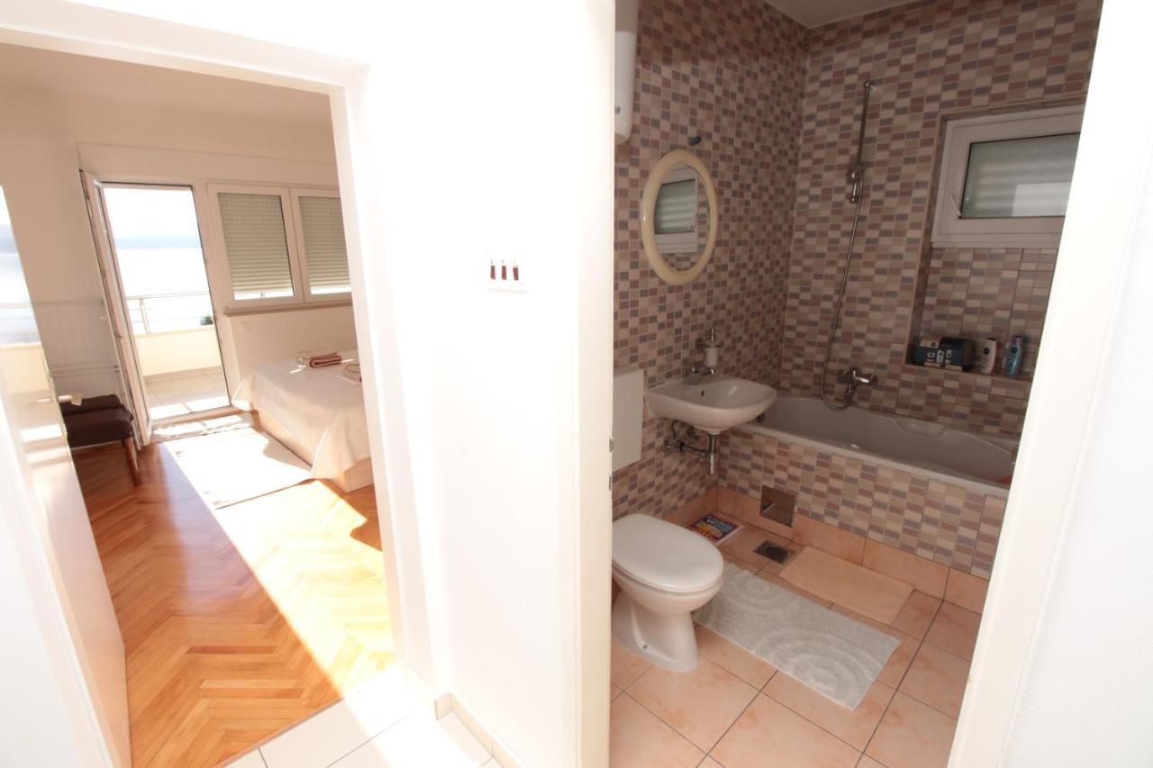 Apartmani Damir Livajic Оміш Екстер'єр фото