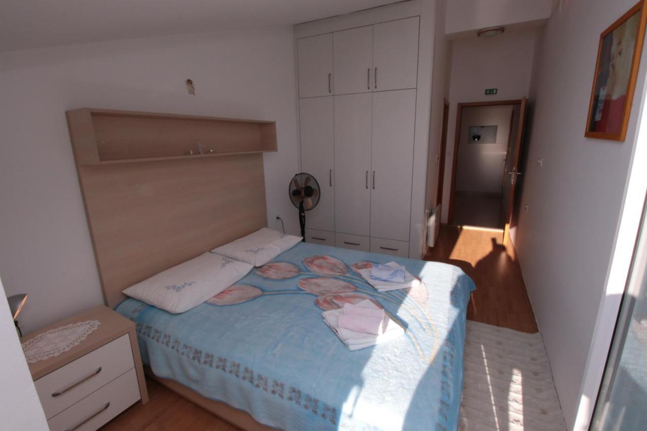 Apartmani Damir Livajic Оміш Екстер'єр фото