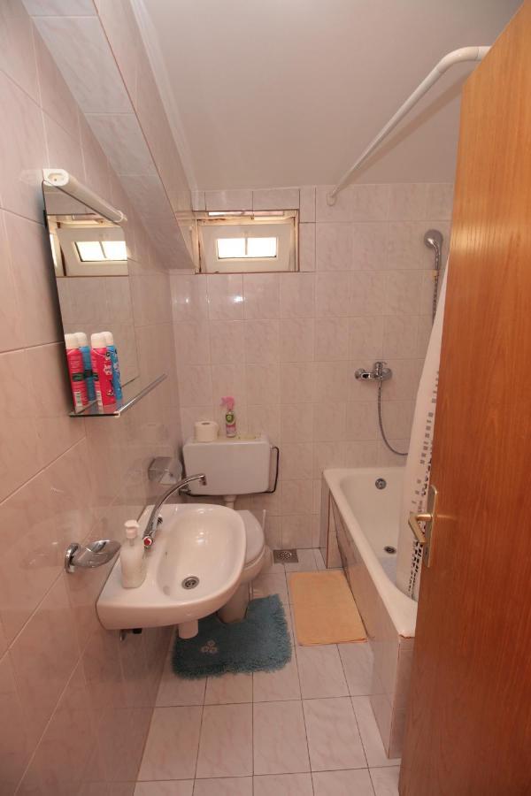 Apartmani Damir Livajic Оміш Екстер'єр фото