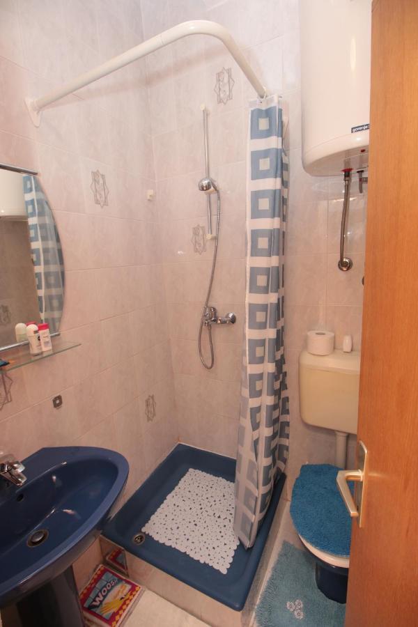 Apartmani Damir Livajic Оміш Екстер'єр фото