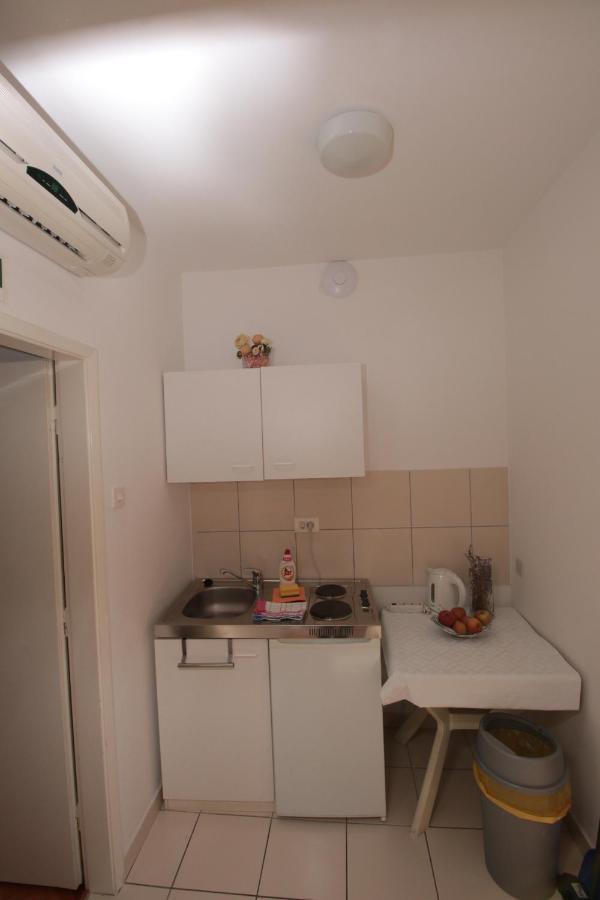 Apartmani Damir Livajic Оміш Екстер'єр фото