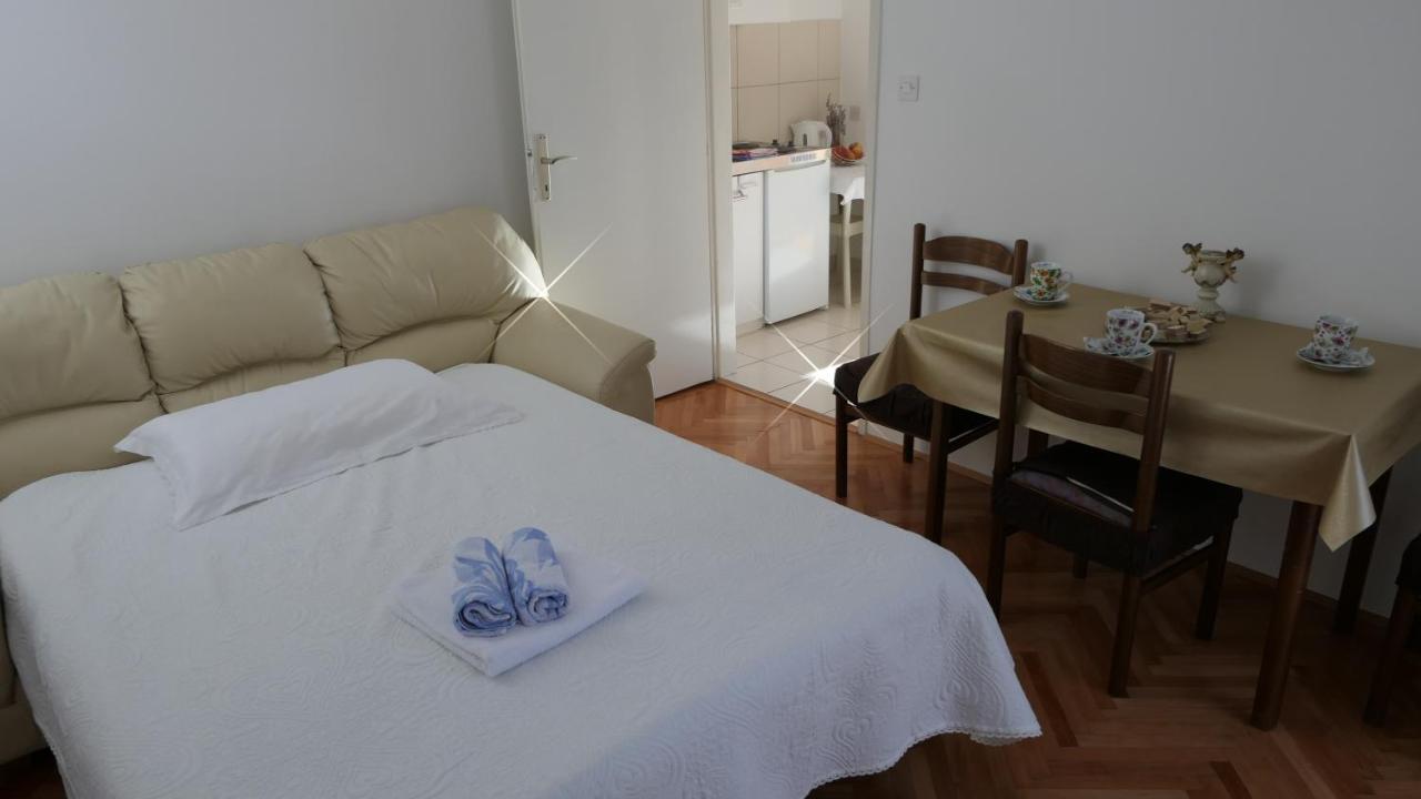 Apartmani Damir Livajic Оміш Екстер'єр фото