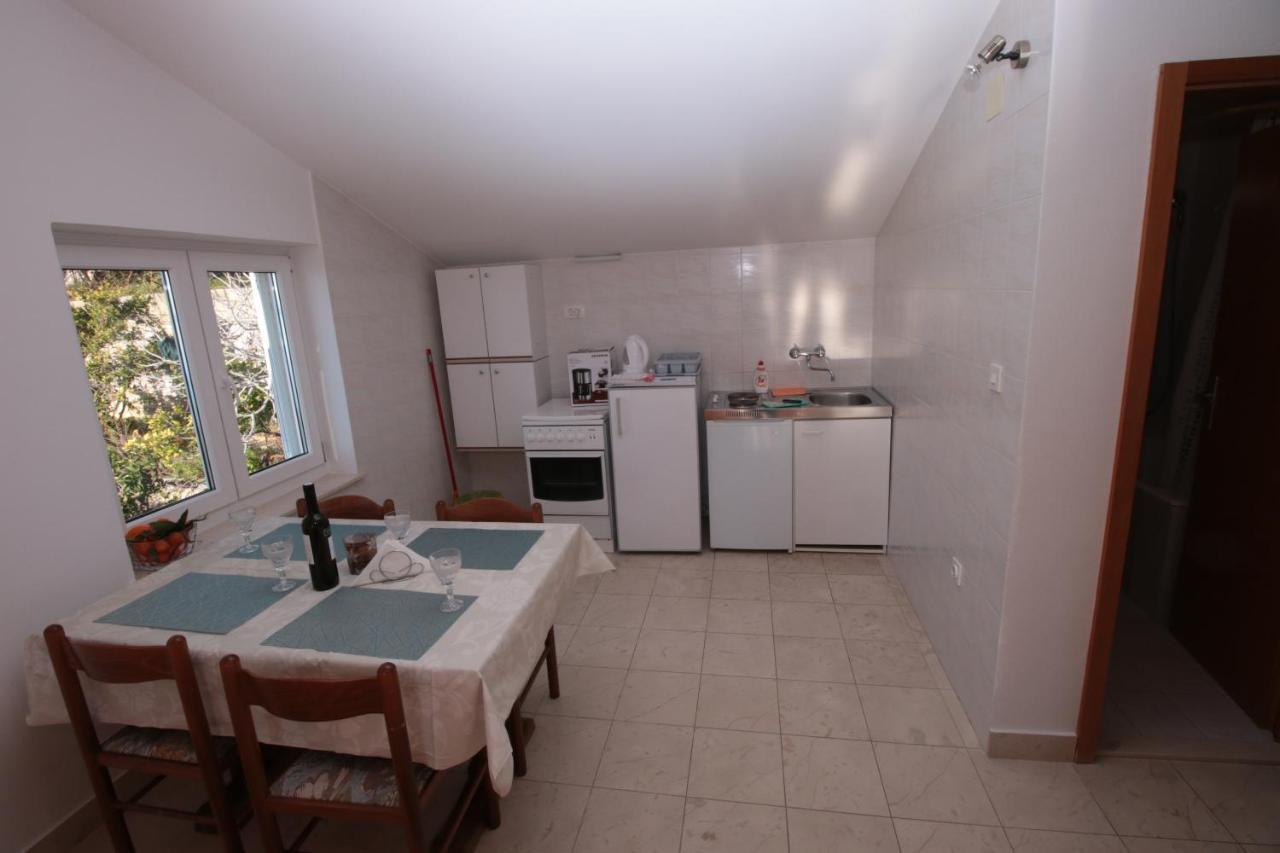 Apartmani Damir Livajic Оміш Екстер'єр фото